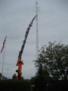 4 Sættes fast på antennen